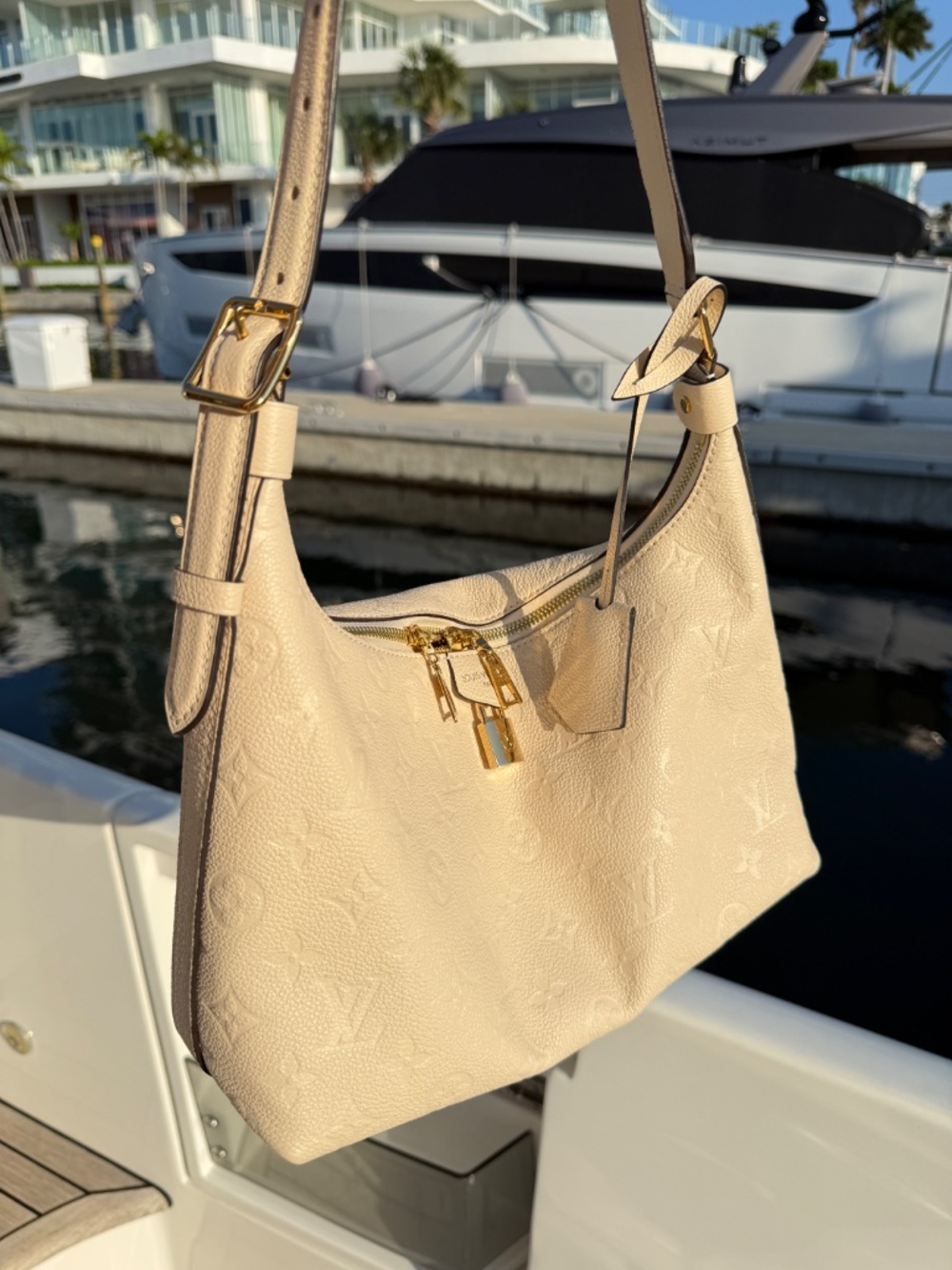 Louis Vuitton Empreinte Monogram Sac Sport in Cream Pre-Owned - Picture 13 of 16